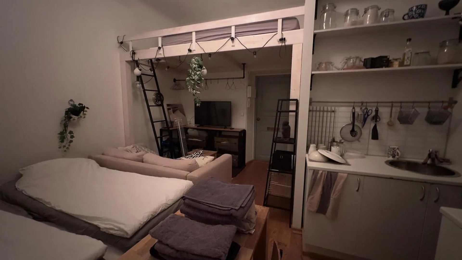 Uniikki, Kodikas Ja Supermukava Huoneisto Ydinkeskustassa! Apartment Helsinki